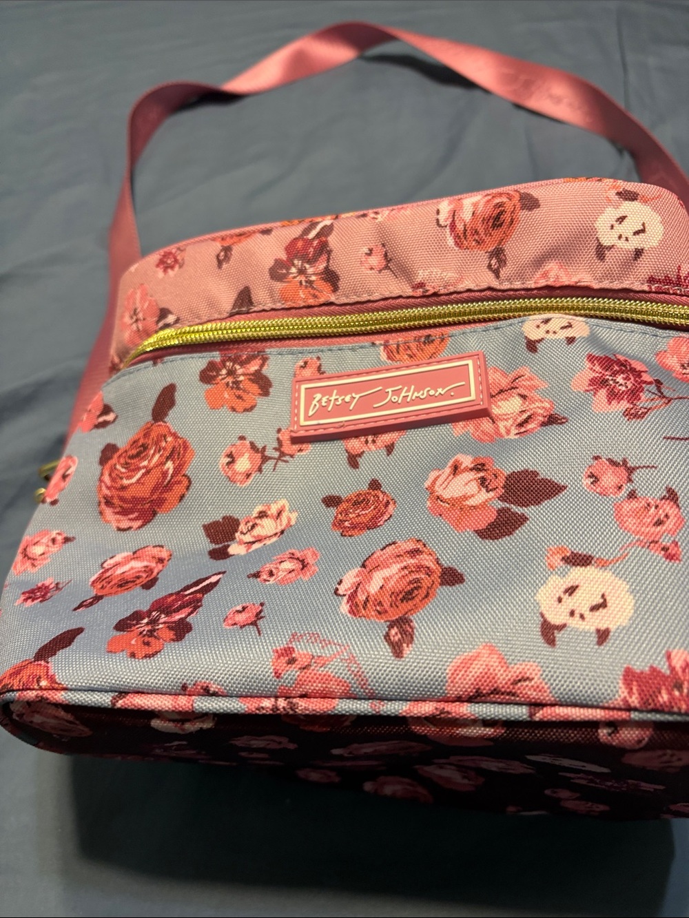 Betsey Johnson Pink Floral lunch Shoulder Bag with Blue Background nwot